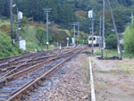 ３段スイッチバック・出雲坂根駅で停車している電車
